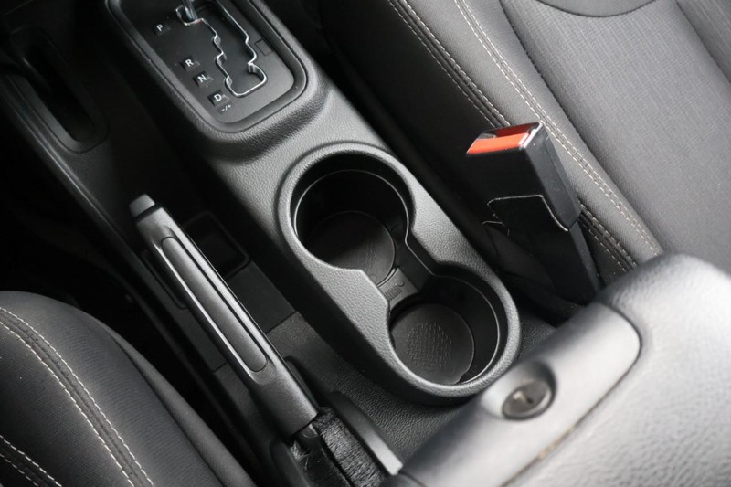 Jeep Wrangler Unlimited Vehicle Full-screen Gallery Image 32