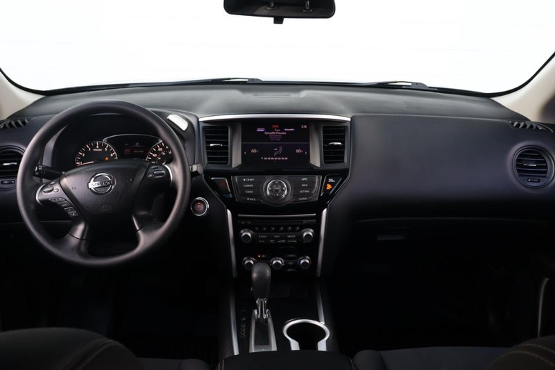 Nissan Pathfinder Vehicle Full-screen Gallery Image 23