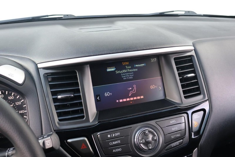 Nissan Pathfinder Vehicle Full-screen Gallery Image 31