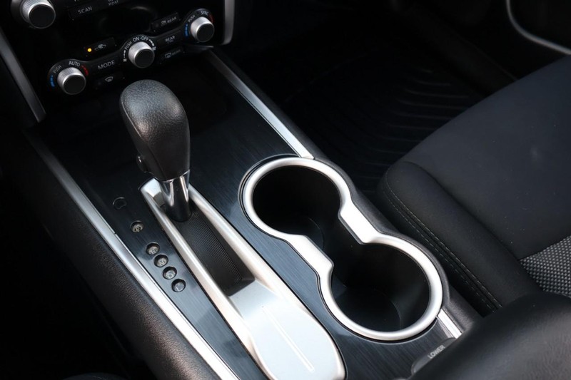 Nissan Pathfinder Vehicle Full-screen Gallery Image 35