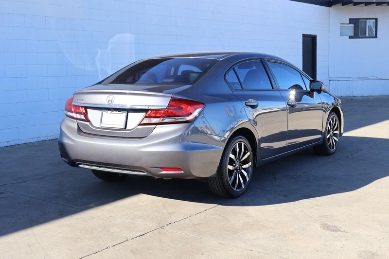 Honda Civic Sedan Vehicle Full-screen Gallery Image 05