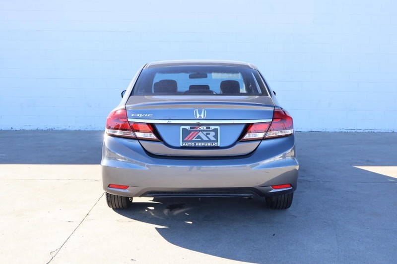 Honda Civic Sedan Vehicle Full-screen Gallery Image 06