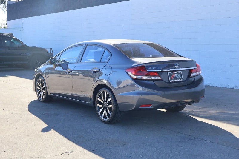 Honda Civic Sedan Vehicle Full-screen Gallery Image 09