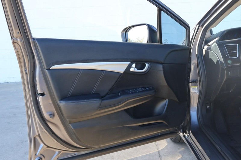 Honda Civic Sedan Vehicle Full-screen Gallery Image 14