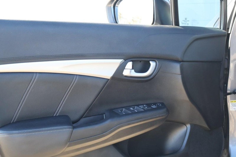 Honda Civic Sedan Vehicle Full-screen Gallery Image 15