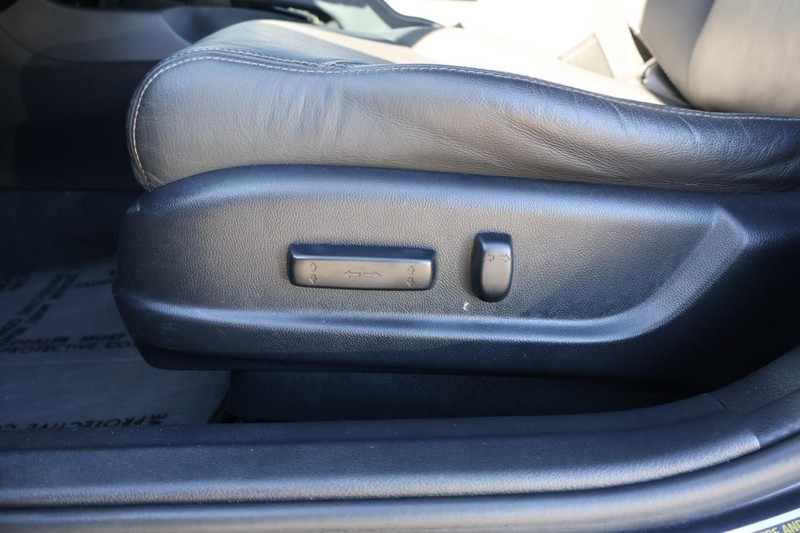 Honda Civic Sedan Vehicle Full-screen Gallery Image 17