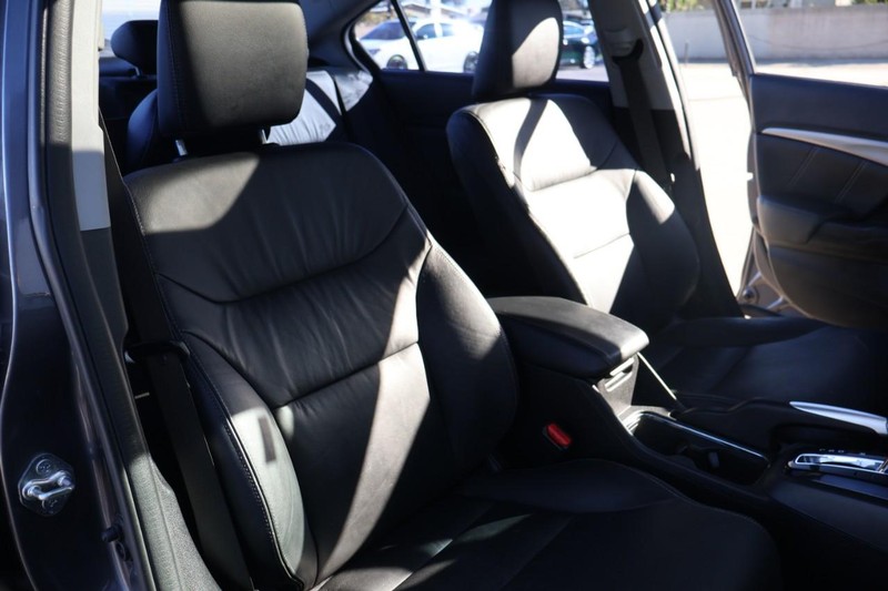 Honda Civic Sedan Vehicle Full-screen Gallery Image 21