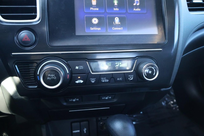 Honda Civic Sedan Vehicle Full-screen Gallery Image 34