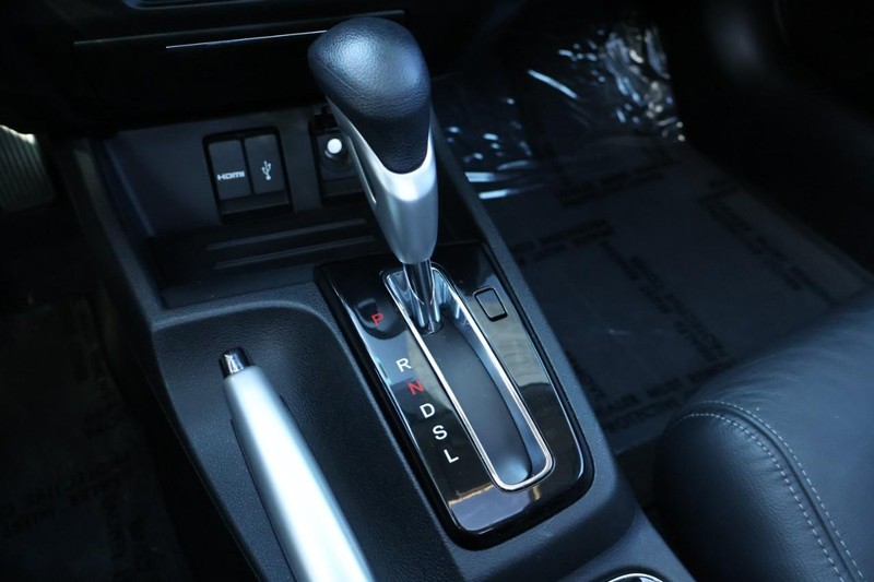 Honda Civic Sedan Vehicle Full-screen Gallery Image 35