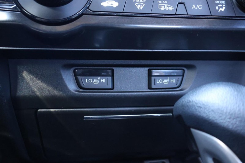 Honda Civic Sedan Vehicle Full-screen Gallery Image 36