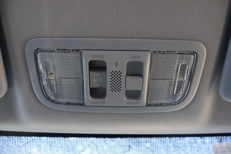 Honda Civic Sedan Vehicle Full-screen Gallery Image 38