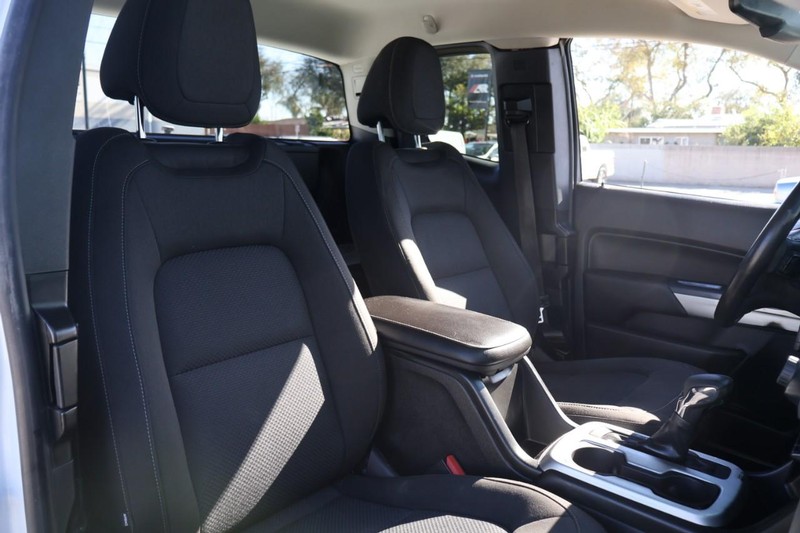 Chevrolet Colorado Vehicle Full-screen Gallery Image 24