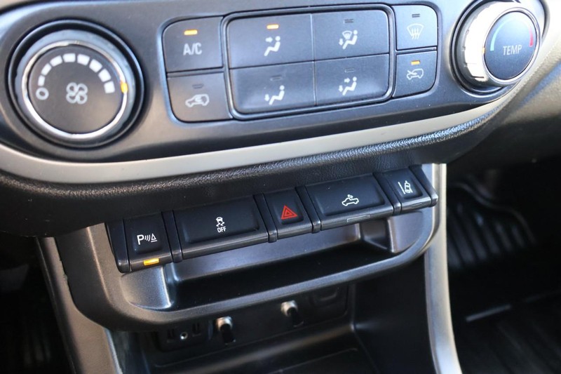 Chevrolet Colorado Vehicle Full-screen Gallery Image 35