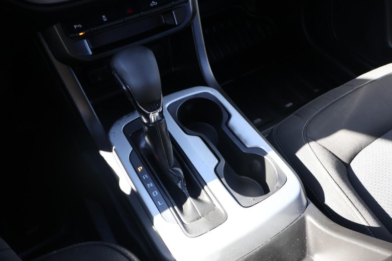 Chevrolet Colorado Vehicle Full-screen Gallery Image 36