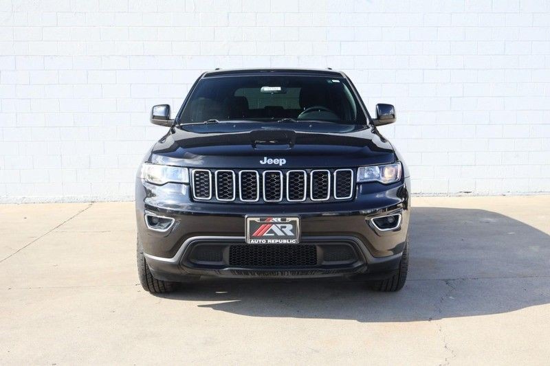 Jeep Grand Cherokee Vehicle Full-screen Gallery Image 02