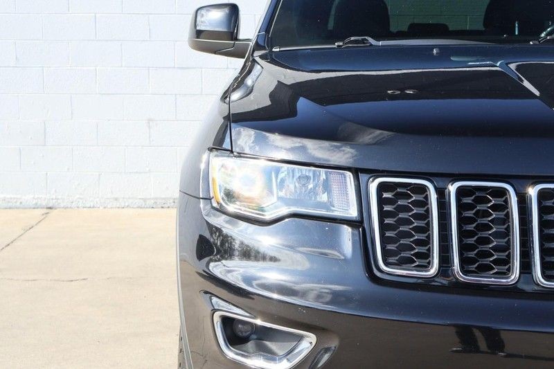 Jeep Grand Cherokee Vehicle Full-screen Gallery Image 03