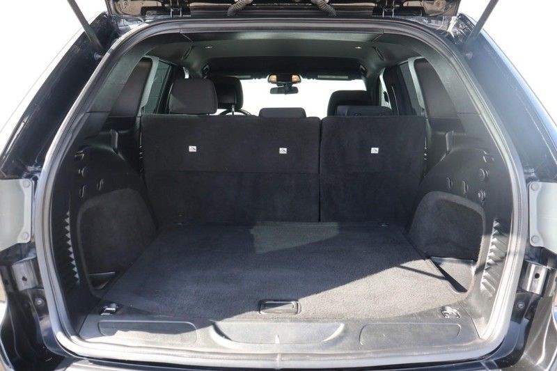 Jeep Grand Cherokee Vehicle Full-screen Gallery Image 08