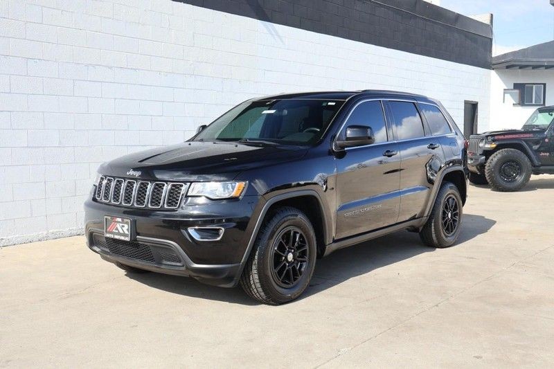 Jeep Grand Cherokee Vehicle Full-screen Gallery Image 11