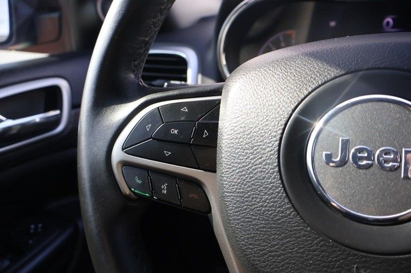 Jeep Grand Cherokee Vehicle Full-screen Gallery Image 26