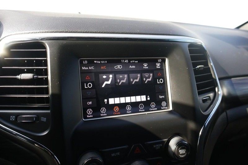 Jeep Grand Cherokee Vehicle Full-screen Gallery Image 29