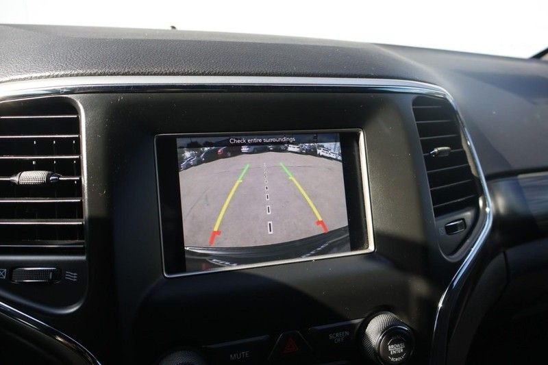 Jeep Grand Cherokee Vehicle Full-screen Gallery Image 30