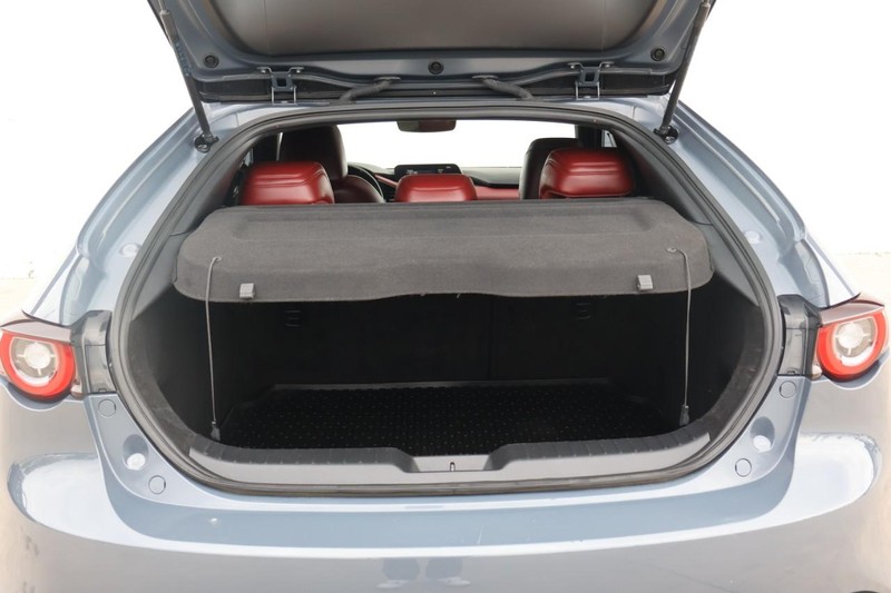 Mazda Mazda3 Hatchback Vehicle Full-screen Gallery Image 08