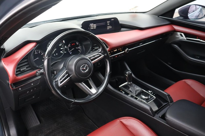 Mazda Mazda3 Hatchback Vehicle Full-screen Gallery Image 17