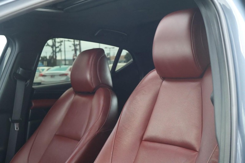 Mazda Mazda3 Hatchback Vehicle Full-screen Gallery Image 20