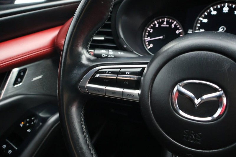 Mazda Mazda3 Hatchback Vehicle Full-screen Gallery Image 27