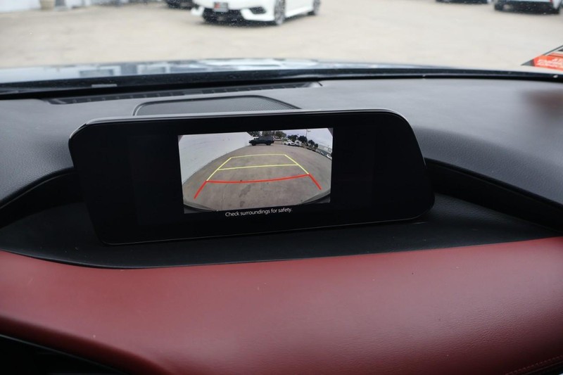 Mazda Mazda3 Hatchback Vehicle Full-screen Gallery Image 32