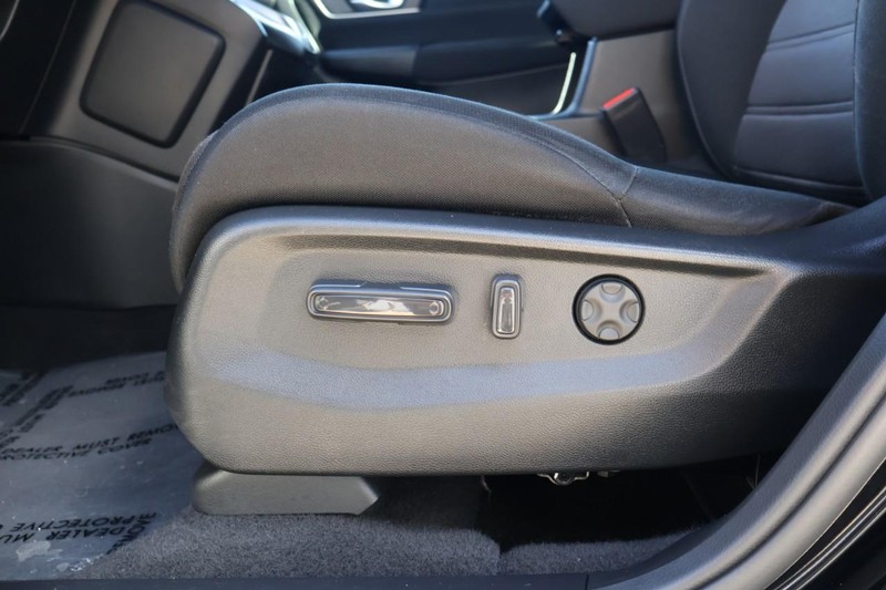 Honda CR-V Vehicle Full-screen Gallery Image 16