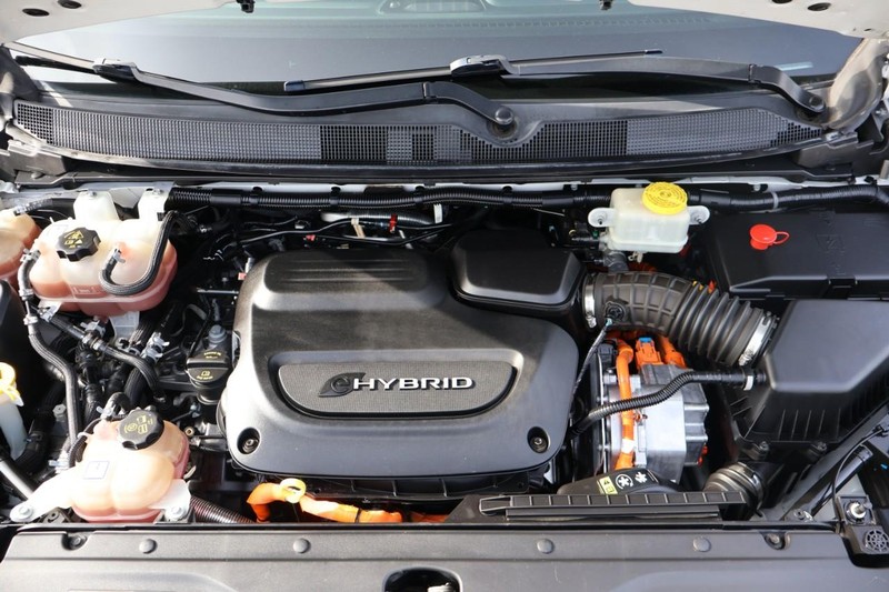 Chrysler Pacifica Vehicle Full-screen Gallery Image 13