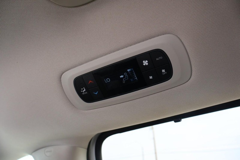 Chrysler Pacifica Vehicle Full-screen Gallery Image 28