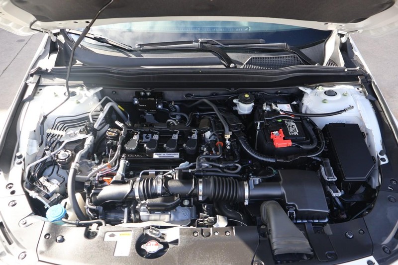 Honda Accord Sedan Vehicle Full-screen Gallery Image 12