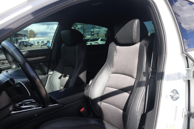 Honda Accord Sedan Vehicle Full-screen Gallery Image 18