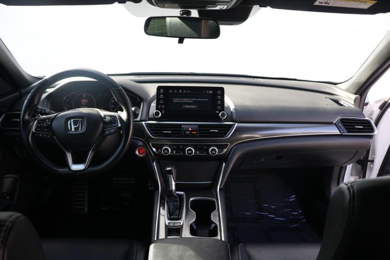 Honda Accord Sedan Vehicle Full-screen Gallery Image 23
