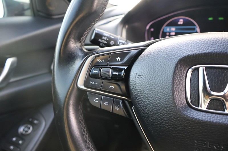 Honda Accord Sedan Vehicle Full-screen Gallery Image 26