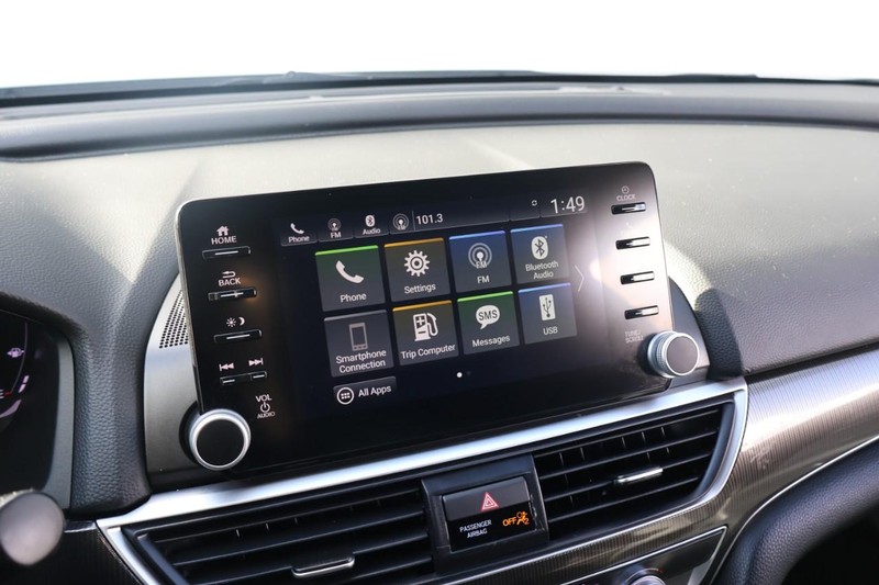 Honda Accord Sedan Vehicle Full-screen Gallery Image 30