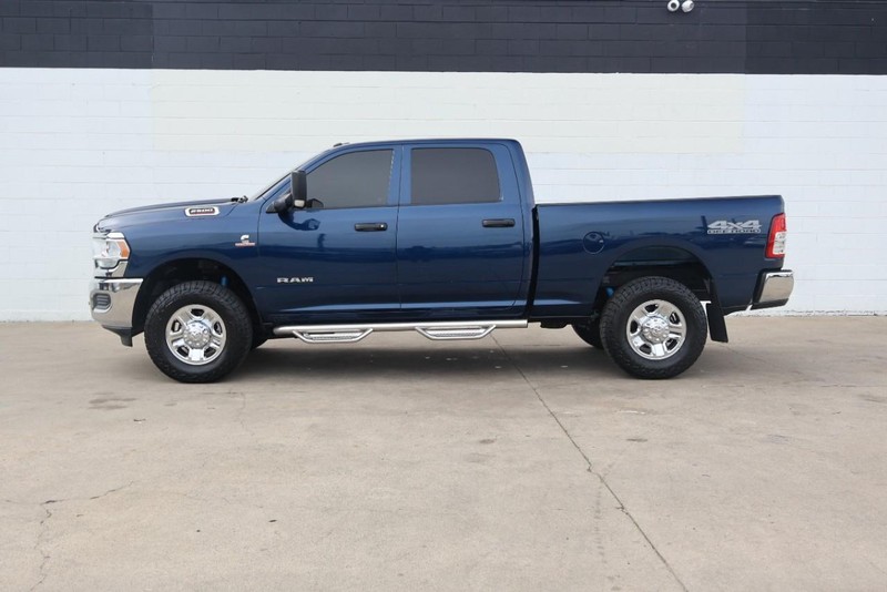 Ram 2500 Vehicle Full-screen Gallery Image 10