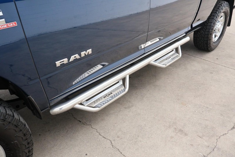 Ram 2500 Vehicle Full-screen Gallery Image 12