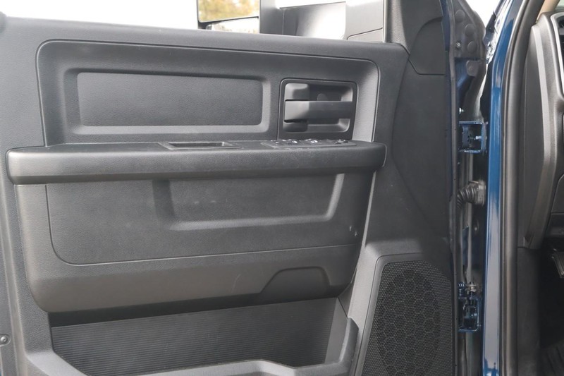 Ram 2500 Vehicle Full-screen Gallery Image 16