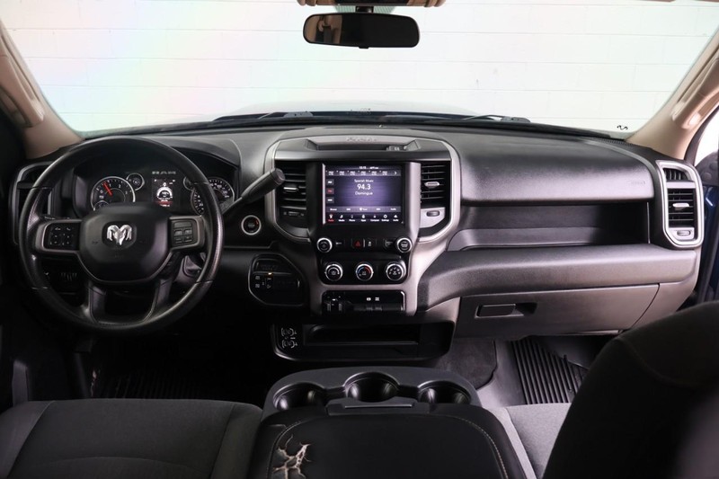 Ram 2500 Vehicle Full-screen Gallery Image 24