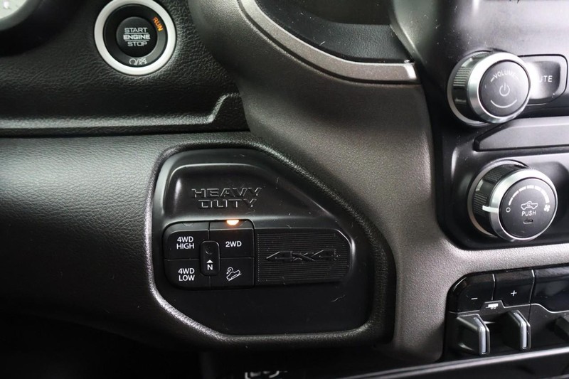 Ram 2500 Vehicle Full-screen Gallery Image 34