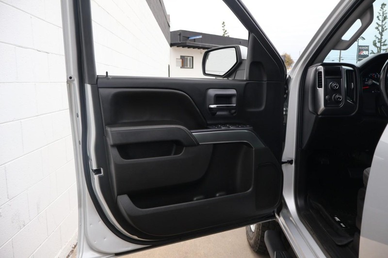 Chevrolet Silverado 1500 Vehicle Full-screen Gallery Image 14