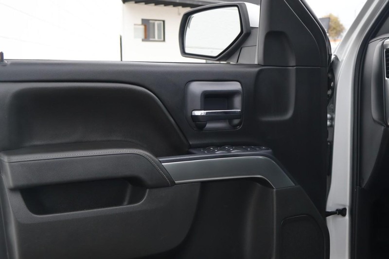 Chevrolet Silverado 1500 Vehicle Full-screen Gallery Image 15