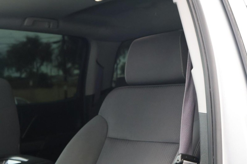 Chevrolet Silverado 1500 Vehicle Full-screen Gallery Image 19