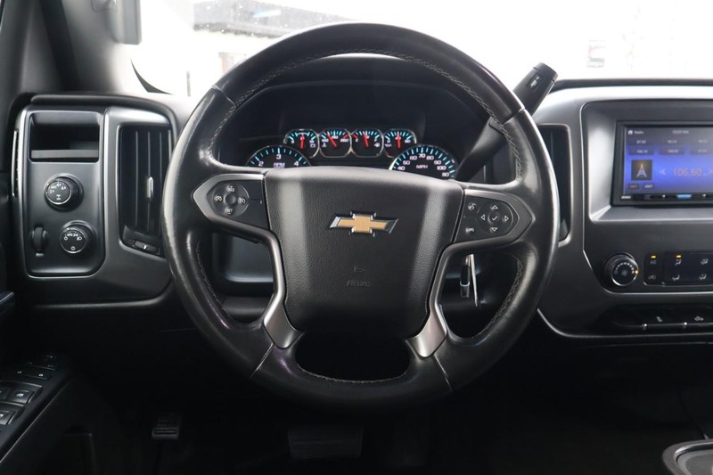 Chevrolet Silverado 1500 Vehicle Full-screen Gallery Image 25