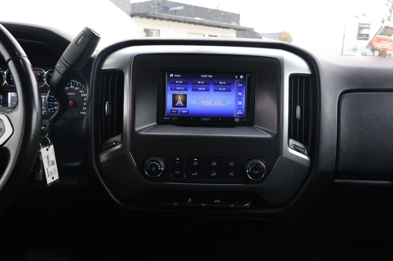 Chevrolet Silverado 1500 Vehicle Full-screen Gallery Image 28