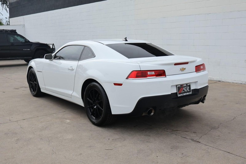 Chevrolet Camaro Vehicle Full-screen Gallery Image 09