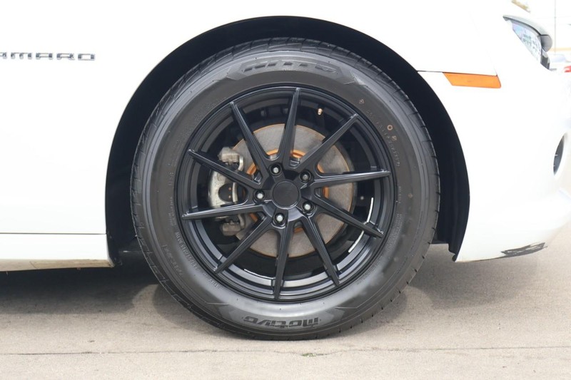 Chevrolet Camaro Vehicle Full-screen Gallery Image 13